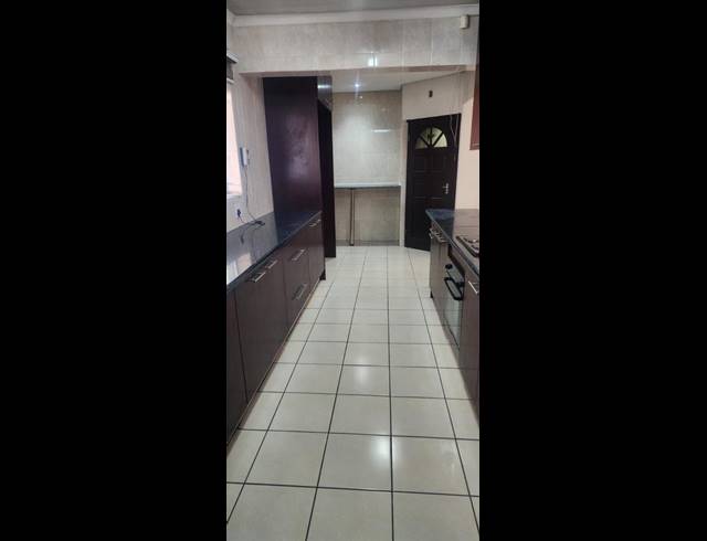 6 BEDROOM HOUSE FOR SALE IN BRACKENDOWNS